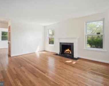 8413 Spencer Court - Photo Thumbnail 7
