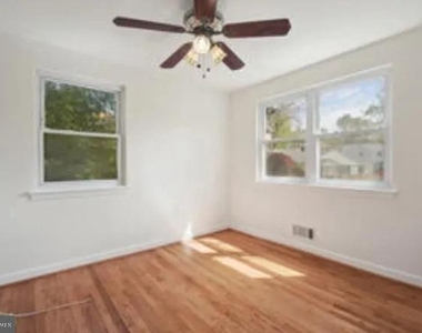 8413 Spencer Court - Photo Thumbnail 11