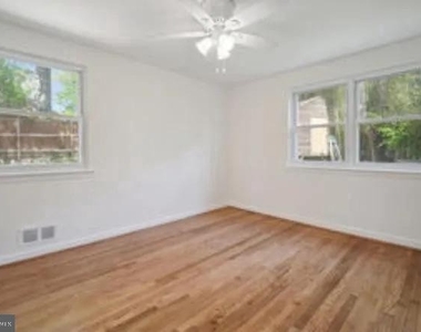 8413 Spencer Court - Photo Thumbnail 10