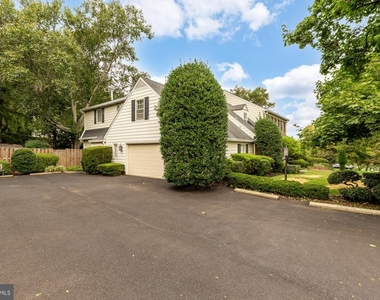 11000 Rosemont Drive - Photo Thumbnail 51