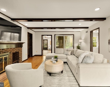 11000 Rosemont Drive - Photo Thumbnail 30