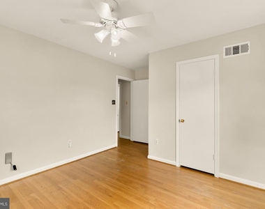 11000 Rosemont Drive - Photo Thumbnail 16