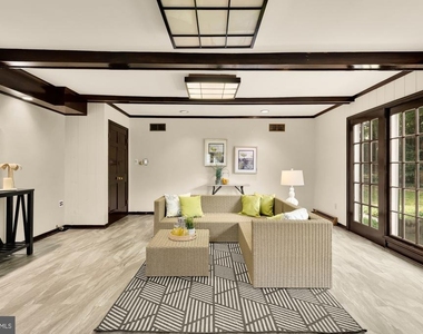 11000 Rosemont Drive - Photo Thumbnail 25