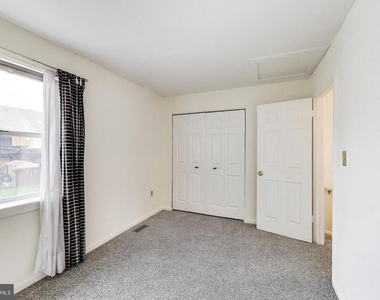 11914 Filly Lane - Photo Thumbnail 13