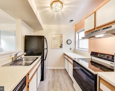 11914 Filly Lane - Photo Thumbnail 6