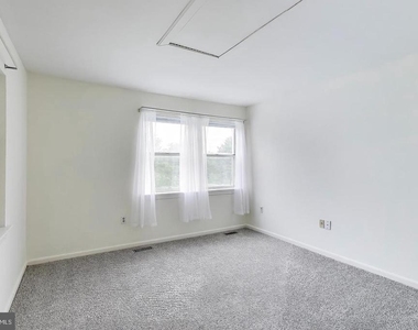 11914 Filly Lane - Photo Thumbnail 9