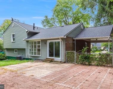 1402 Mullins Street - Photo Thumbnail 37