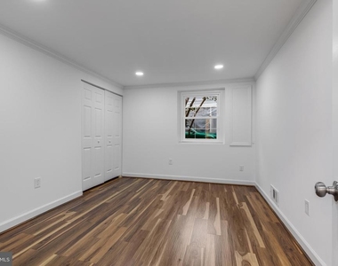 1402 Mullins Street - Photo Thumbnail 27