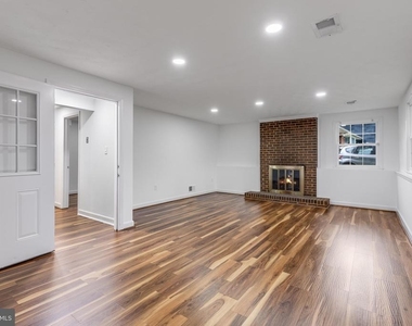1402 Mullins Street - Photo Thumbnail 15