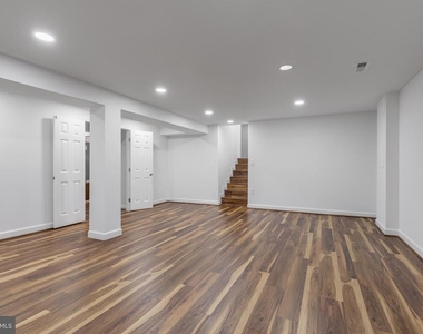 1402 Mullins Street - Photo Thumbnail 32