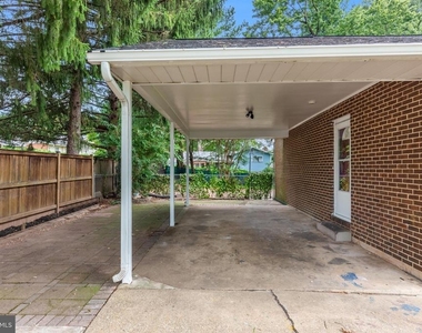 1402 Mullins Street - Photo Thumbnail 3