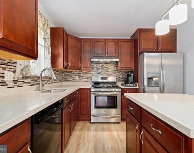 11420 Tulip Poplar Terrace - Photo Thumbnail 10