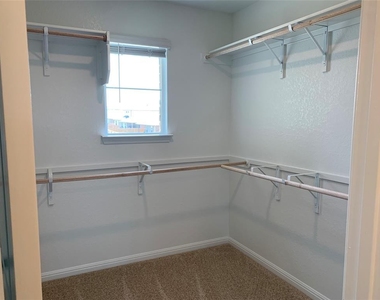 317 Brody Ln - Photo Thumbnail 7