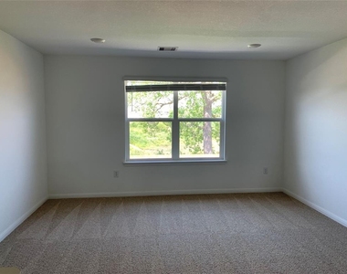 317 Brody Ln - Photo Thumbnail 13