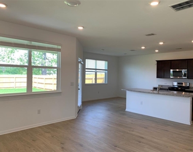 317 Brody Ln - Photo Thumbnail 2