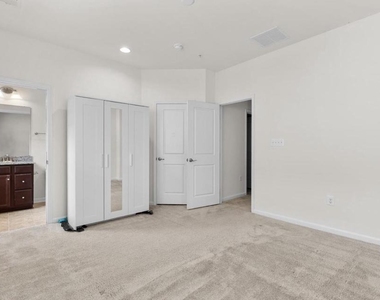 8105 Kyne Millers Way - Photo Thumbnail 17