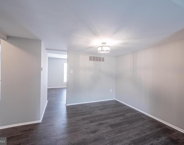 10716 Cordage Walk - Photo Thumbnail 11