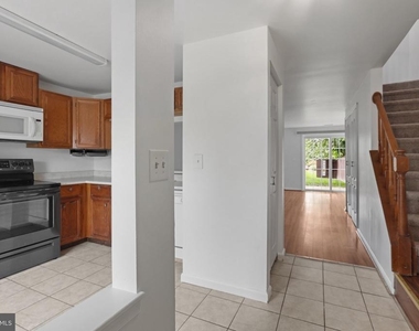 1215 Independence Square - Photo Thumbnail 5