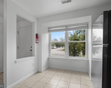 1215 Independence Square - Photo Thumbnail 9