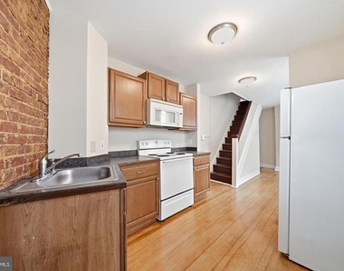 403 W South Street - Photo Thumbnail 14
