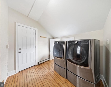 403 W South Street - Photo Thumbnail 18