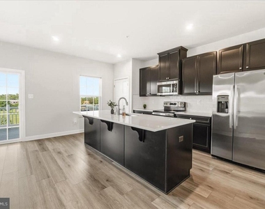 1403 Wilmer Park Lane - Photo Thumbnail 2