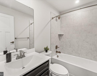 1403 Wilmer Park Lane - Photo Thumbnail 16