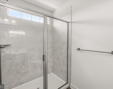 1403 Wilmer Park Lane - Photo Thumbnail 14