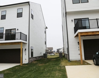 420 Herringbone Way - Photo Thumbnail 23