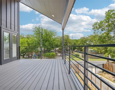 106 W Fawnridge Dr - Photo Thumbnail 1