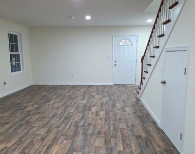 522 Pine Street - Photo Thumbnail 2