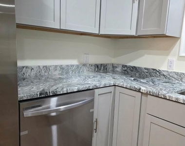 522 Pine Street - Photo Thumbnail 7