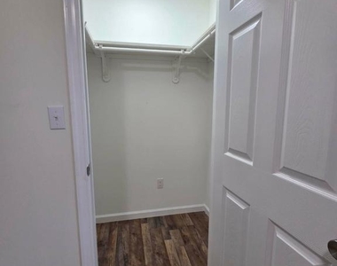 522 Pine Street - Photo Thumbnail 26