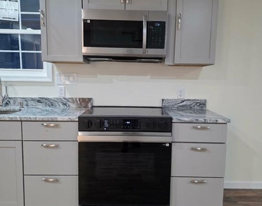 522 Pine Street - Photo Thumbnail 5