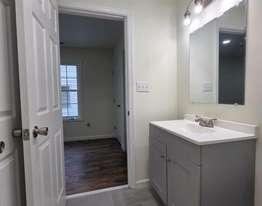 522 Pine Street - Photo Thumbnail 11