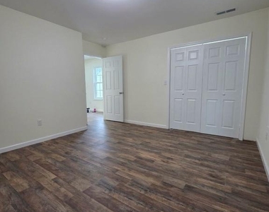 522 Pine Street - Photo Thumbnail 23