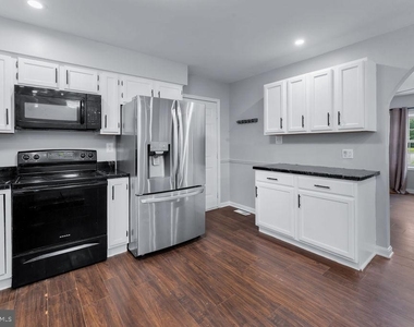 5285 Stowe Lane - Photo Thumbnail 10