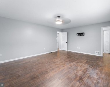 5285 Stowe Lane - Photo Thumbnail 11