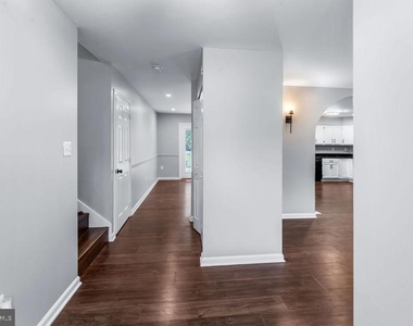 5285 Stowe Lane - Photo Thumbnail 3