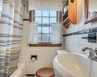 8446 Loch Raven Boulevard - Photo Thumbnail 26