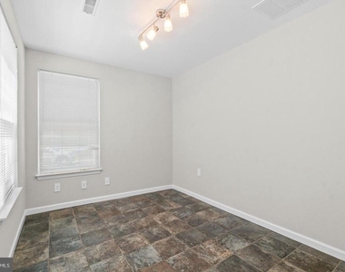 519 Ensemble Court - Photo Thumbnail 10