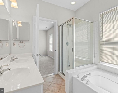 519 Ensemble Court - Photo Thumbnail 34