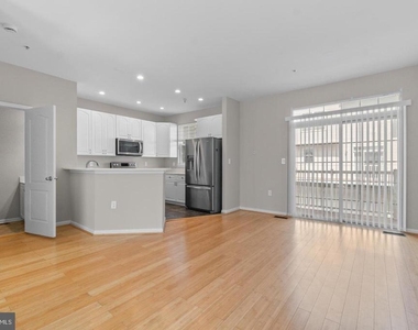 519 Ensemble Court - Photo Thumbnail 15