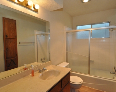 8414 Fathom Cir - Photo Thumbnail 11