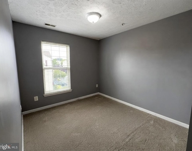 9746 Harvester Circle - Photo Thumbnail 9