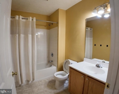 9746 Harvester Circle - Photo Thumbnail 15
