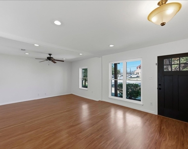 1005 Arthur Stiles Rd - Photo Thumbnail 3