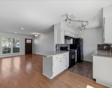 1005 Arthur Stiles Rd - Photo Thumbnail 9