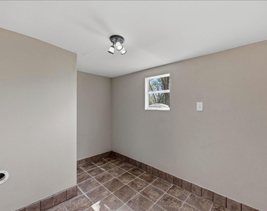 1005 Arthur Stiles Rd - Photo Thumbnail 22