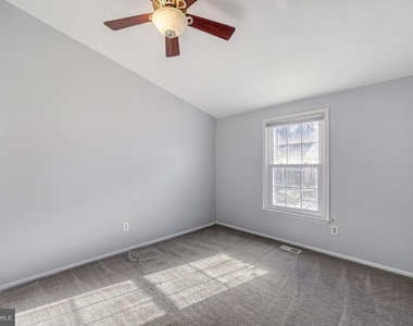 7222 Brookfalls Terrace - Photo Thumbnail 11